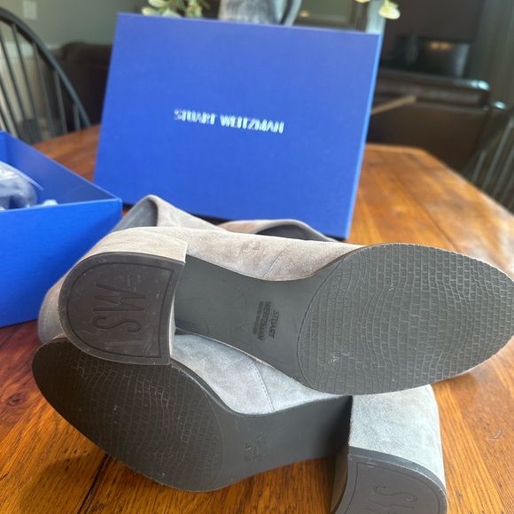 Stuart Weitzman - Picture 3 of 5
